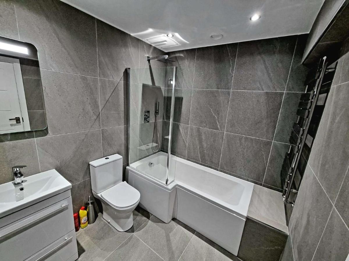 Lmk, Spacious 1 Bedroom Ground Floor Apartment, Ev Charger, Free Parking Wi-Fi, Great Location Belfast Exterior foto